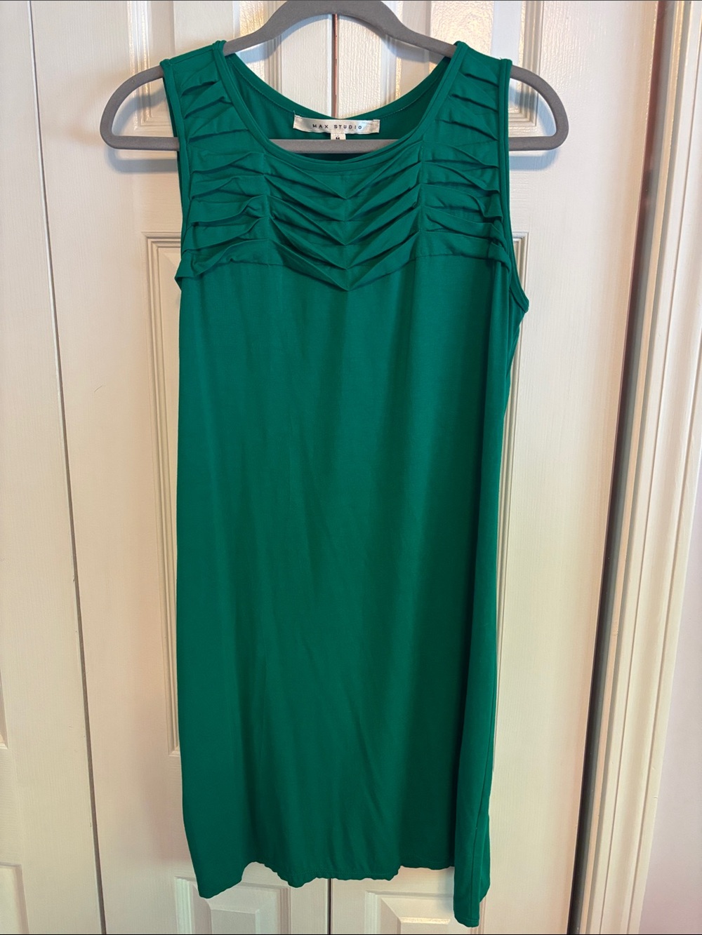 Max Studio Emerald Green Sleeveless Shift Dress